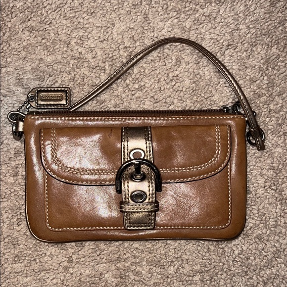 Vintage Coach Tan Leather Wristlet with Buckle Detail - Picture 1 of 5